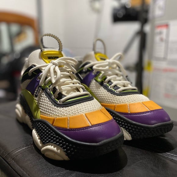 Men’s SIZE 9.5 MOSCHINO Designer Shoes - Picture 2 of 3